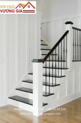 Báo giá cầu thang sắt đơn giản 13 Cầu thang sắt tay vịn gỗ tại Tam Dương Vĩnh Phúc