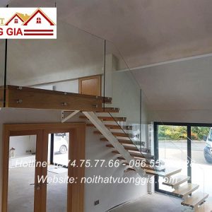 Cầu thang xương cá lan can kính nội thất vương gia