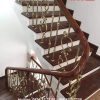 Cầu thang sắt tay vịn gỗ tại Tam Dương Vĩnh Phúc
