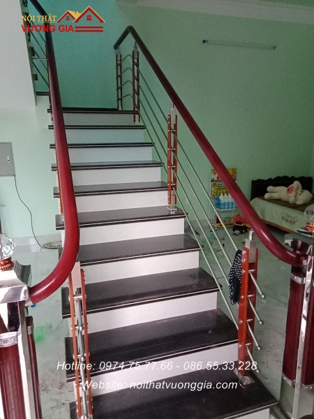 Cầu thang Inox tại Hà Nội - V13 - Nội Thất Vương Gia