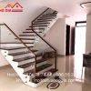 Cầu thang kính cường lực tại Cao Phong Hòa Bình