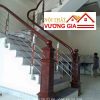 cầu thang inox tay vịn gỗ tại bắc giang