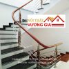 cầu thang inox tay vịn gỗ tại thạch thất hà nội