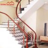 cầu thang inox tay vịn gỗ tại Hòa Bình