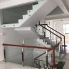 Cầu thang kính cường lực tại đà bắc hòa bình