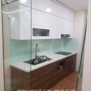 Kính màu ốp bếp nội thất vương gia