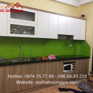 Kính màu ốp bếp nội thất vương gia