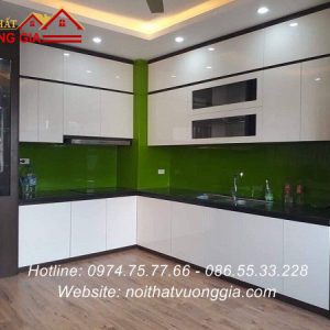 Kính màu ốp bếp nội thất vương gia