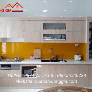 Kính màu ốp bếp nội thất vương gia