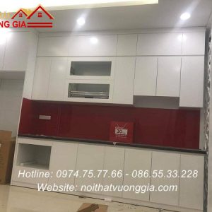 Kính màu ốp bếp nội thất vương gia