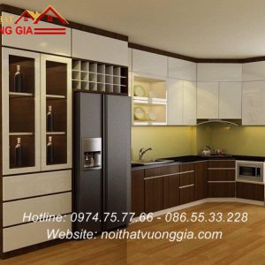 Kính màu ốp bếp nội thất vương gia