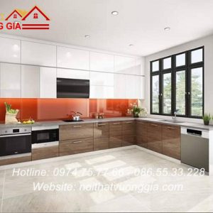 Kính màu ốp bếp nội thất vương gia