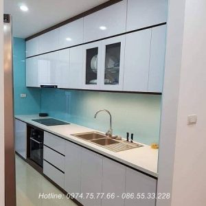 Kính màu ốp bếp nội thất vương gia