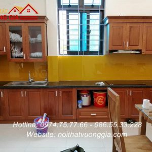 Kính màu ốp bếp nội thất vương gia