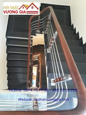 Thi công cầu thang inox tay vịn gỗ lim tại Vĩnh Phúc
