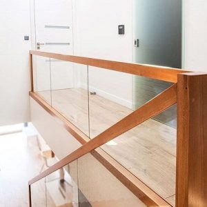 thi công cầu thang kính cường lực tại Hà Nội