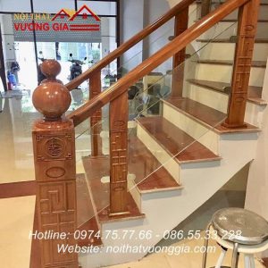 cầu thang kính đẹp con tiện gỗ lim cnc