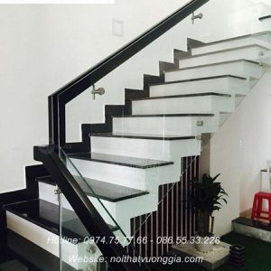 Cầu thang kính tại Sơn Tây