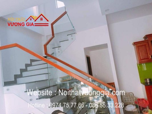 Báo giá cầu thang kính tại Sơn Tây