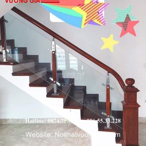 cầu thang kính chân inox