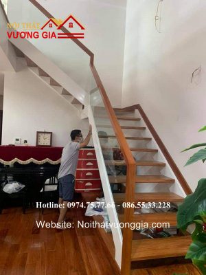 Báo giá cầu thang kính tại Quốc Oai