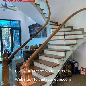 Cầu thang kính bắt bên hông tay vịn tròn