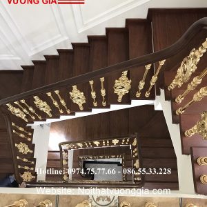 cầu thang nhôm đúc chim công màu vàng