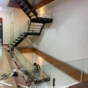 Cầu thang xương cá đẹp tại Vĩnh Phúc