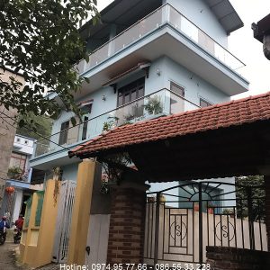 Lan can ban công kính đẹp nhất