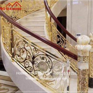 cầu thang xoắn ốc lan can sắt nghệ thuật