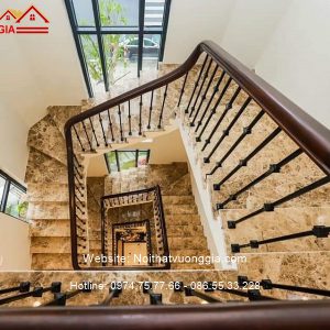 Báo giá cầu thang sắt tay vịn gỗ đẹp