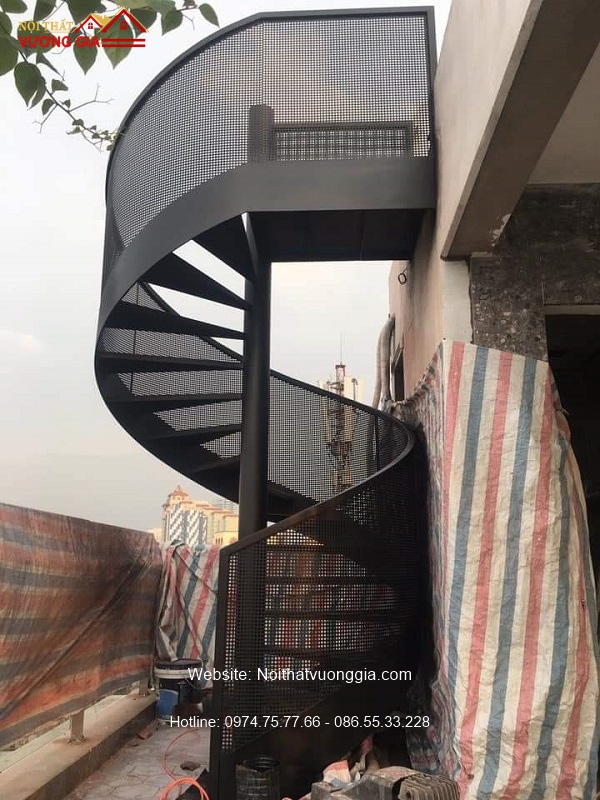 Cầu thang xoắn ốc tại Vĩnh Phúc - Nội Thất Vương Gia