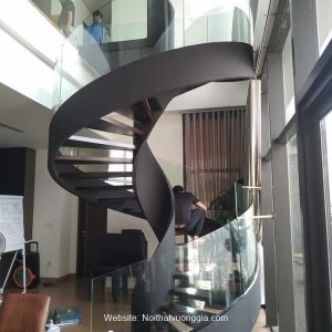 Cầu thang xoắn ốc lan can kính đẹp nhất