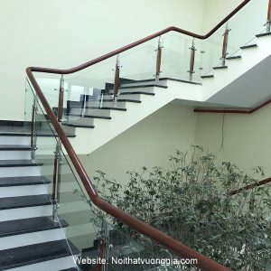 Báo giá cầu thang kính tại Hoài Đức