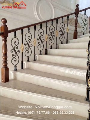 Cầu thang sắt hiện đại tại Quảng Ninh