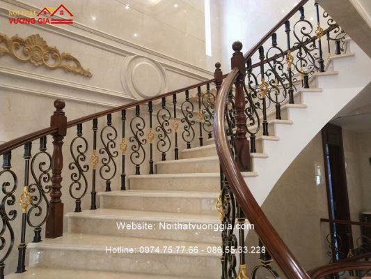 Cầu thang sắt hiện đại tại Ninh Bình