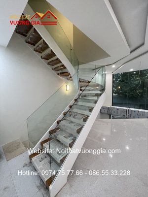 Cầu thang sắt tại Hà Nội