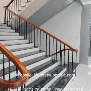 Lan can cầu thang sắt đơn giản đẹp